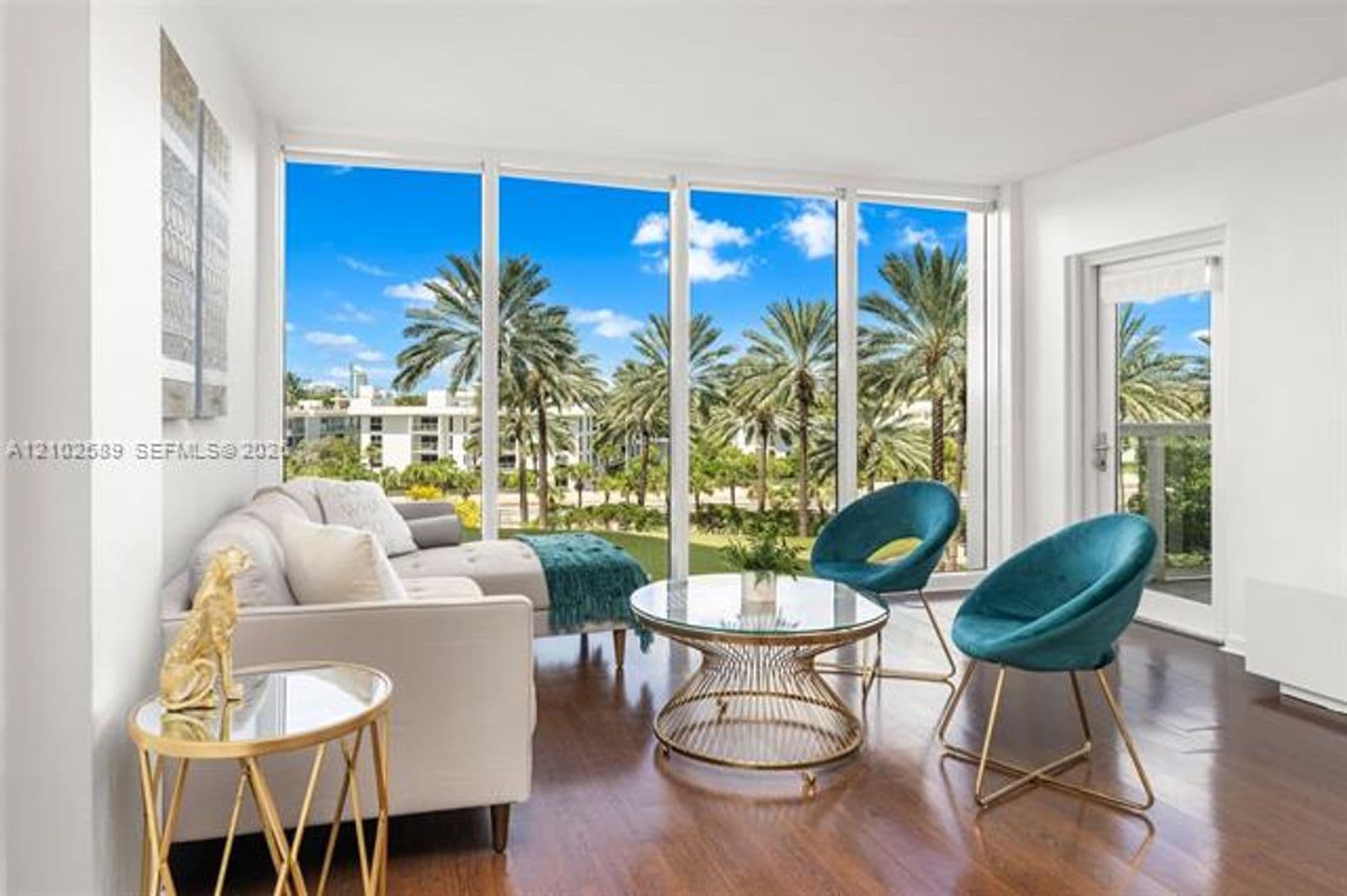 Bal Harbour Condo: 10275 Collins Ave cu-327