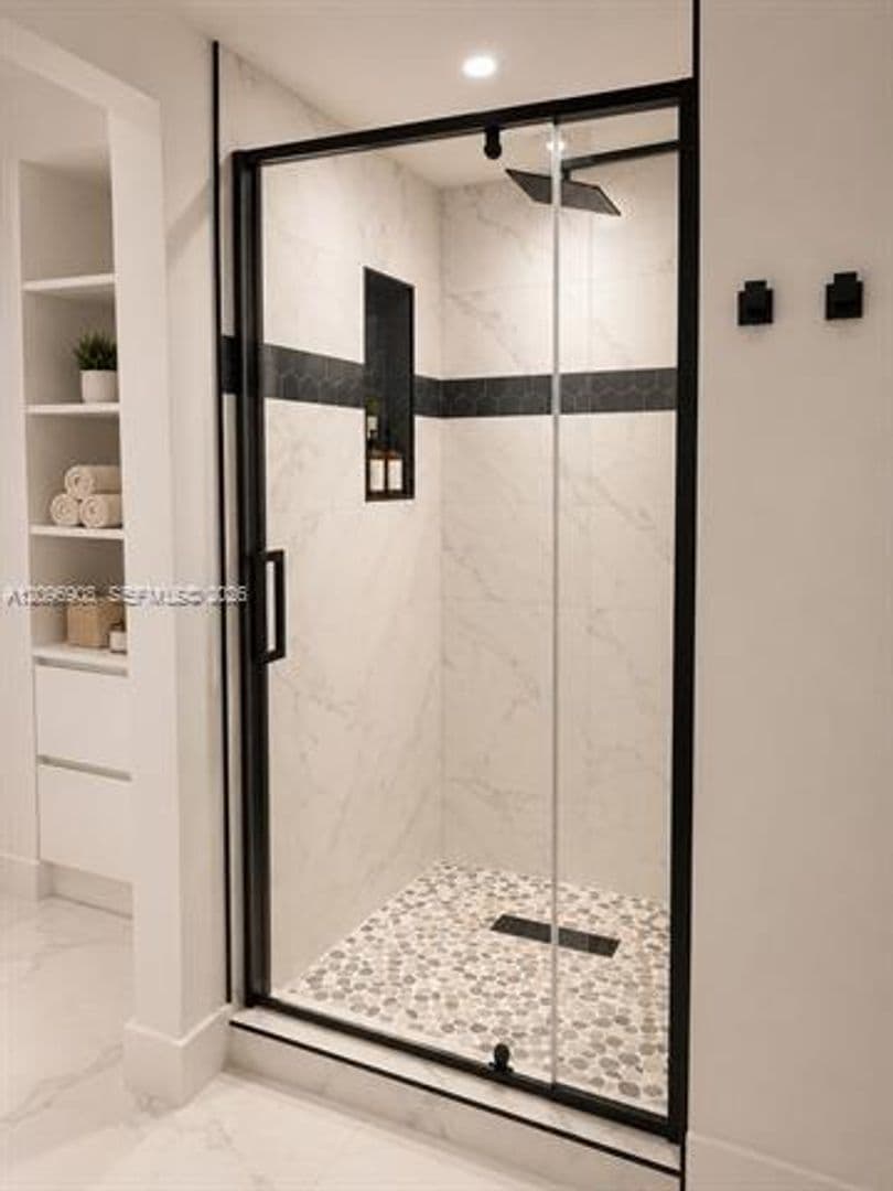 Miami Condo: 520 Brickell Key Dr cu-A1205
