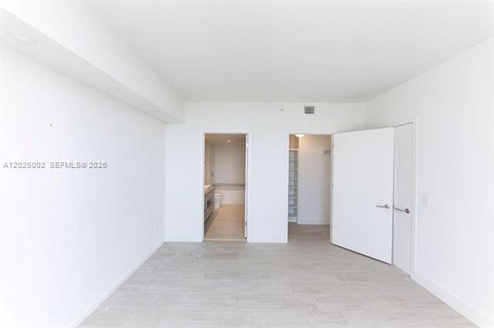 Hollywood Condo: 4010 S Ocean Dr cu-T3509