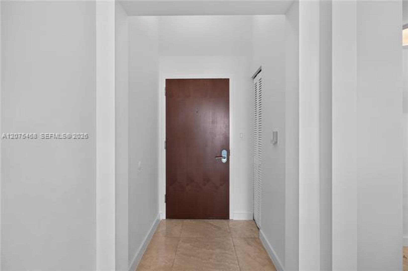 Miami Condo: 31 SE 5th St cu-4212