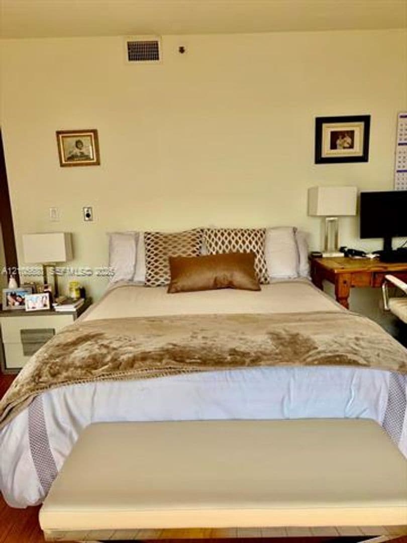 Miami Condo: 1541 Brickell Ave cu-B1104