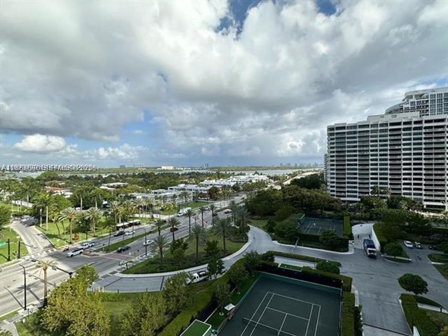 Bal Harbour Condo: 10185 Collins Ave cu-1103