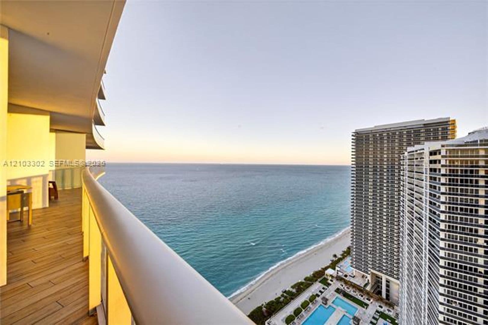 Hollywood Condo: 4111 S Ocean Dr cu-3703