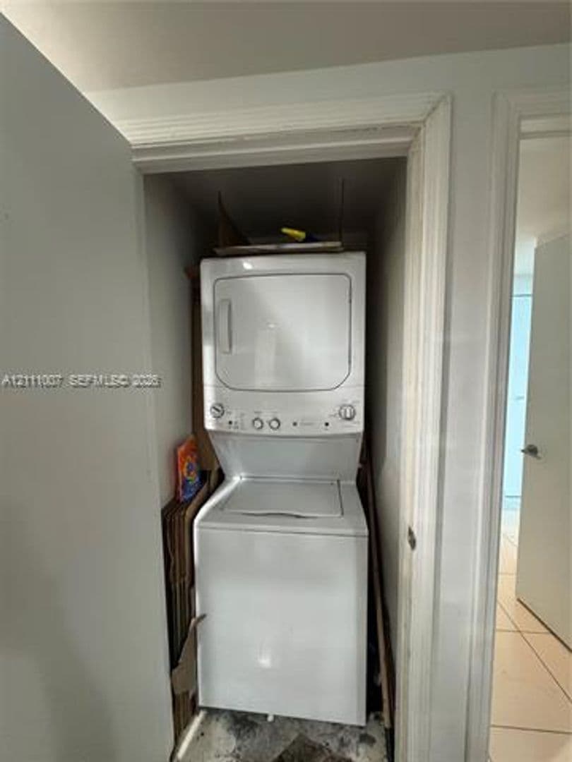 MIAMI Condo: 55 SE 6th St cu-3910