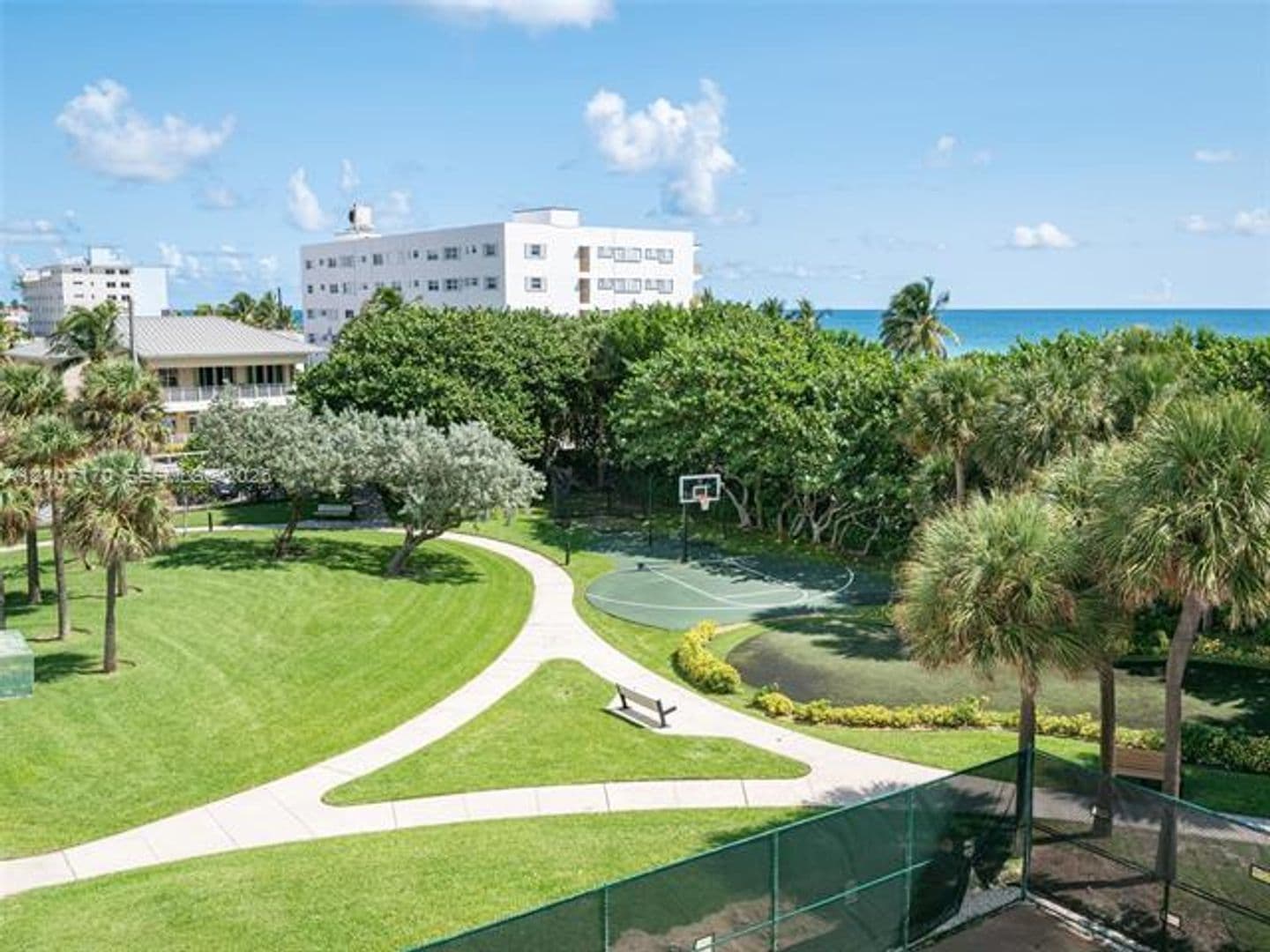 Hollywood Condo: 1201 S Ocean Dr cu-908S
