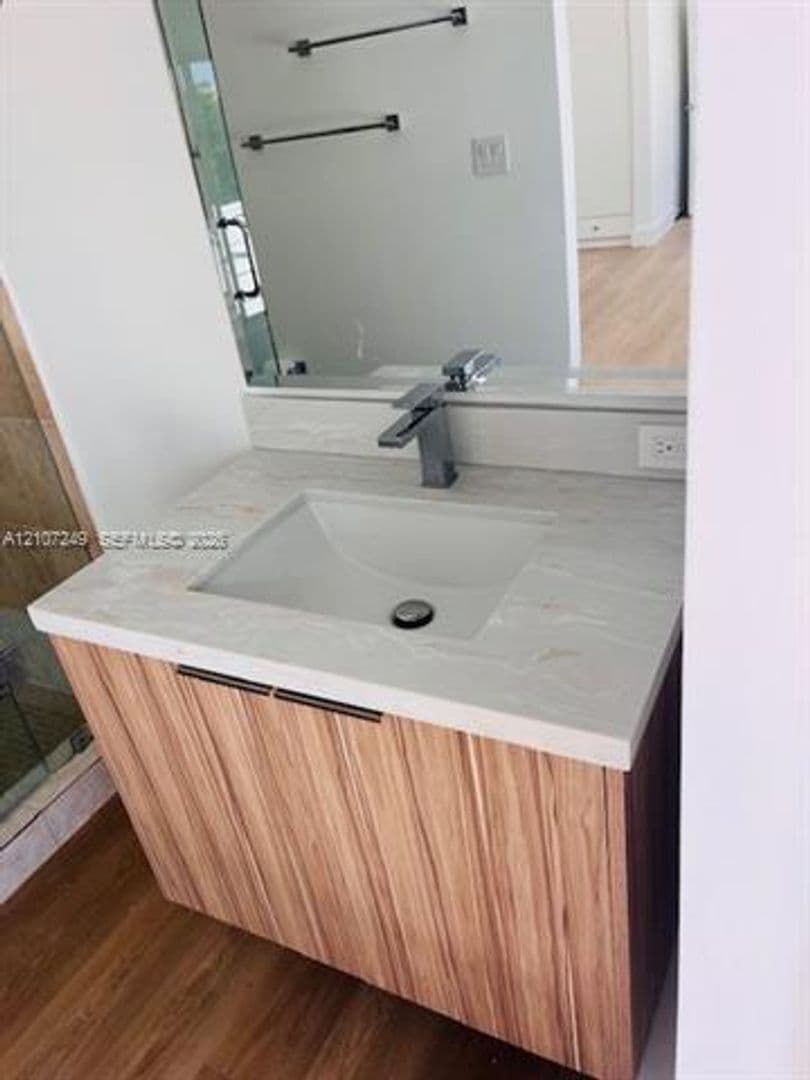 Key Biscayne House: 241 Harbor Dr # 241