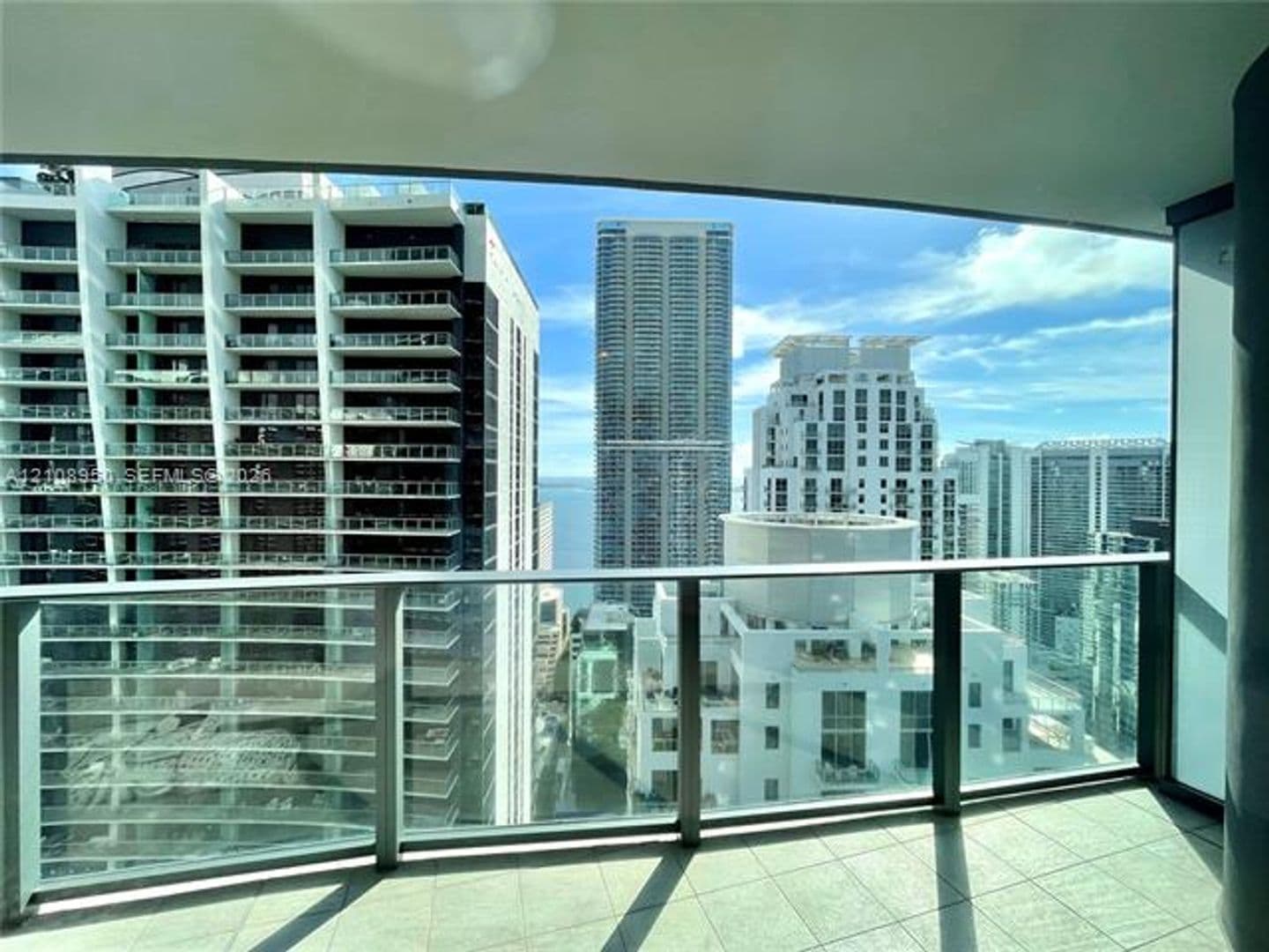 Miami Condo: 1000 Brickell Plz cu-4303