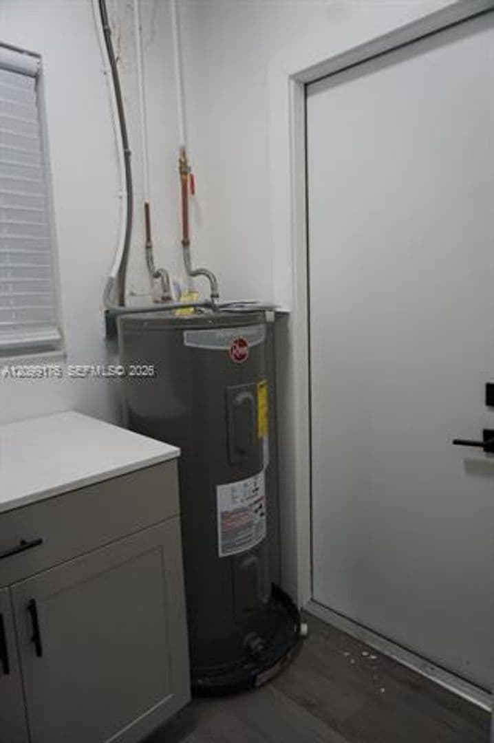 North Miami House: 305 NW 122nd St # 305