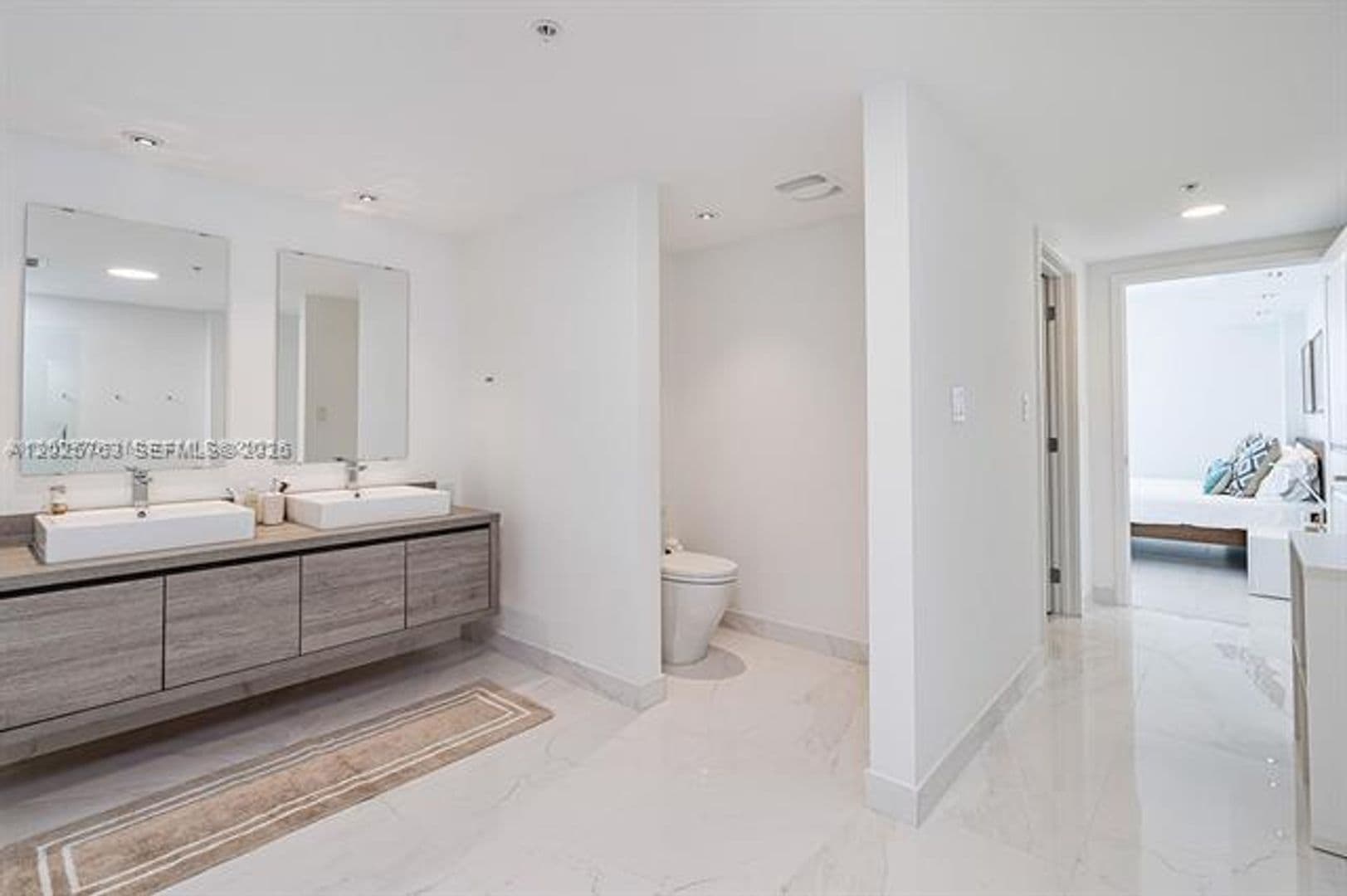 Sunny Isles Beach Condo: 400 Sunny Isles Blvd cu-1804