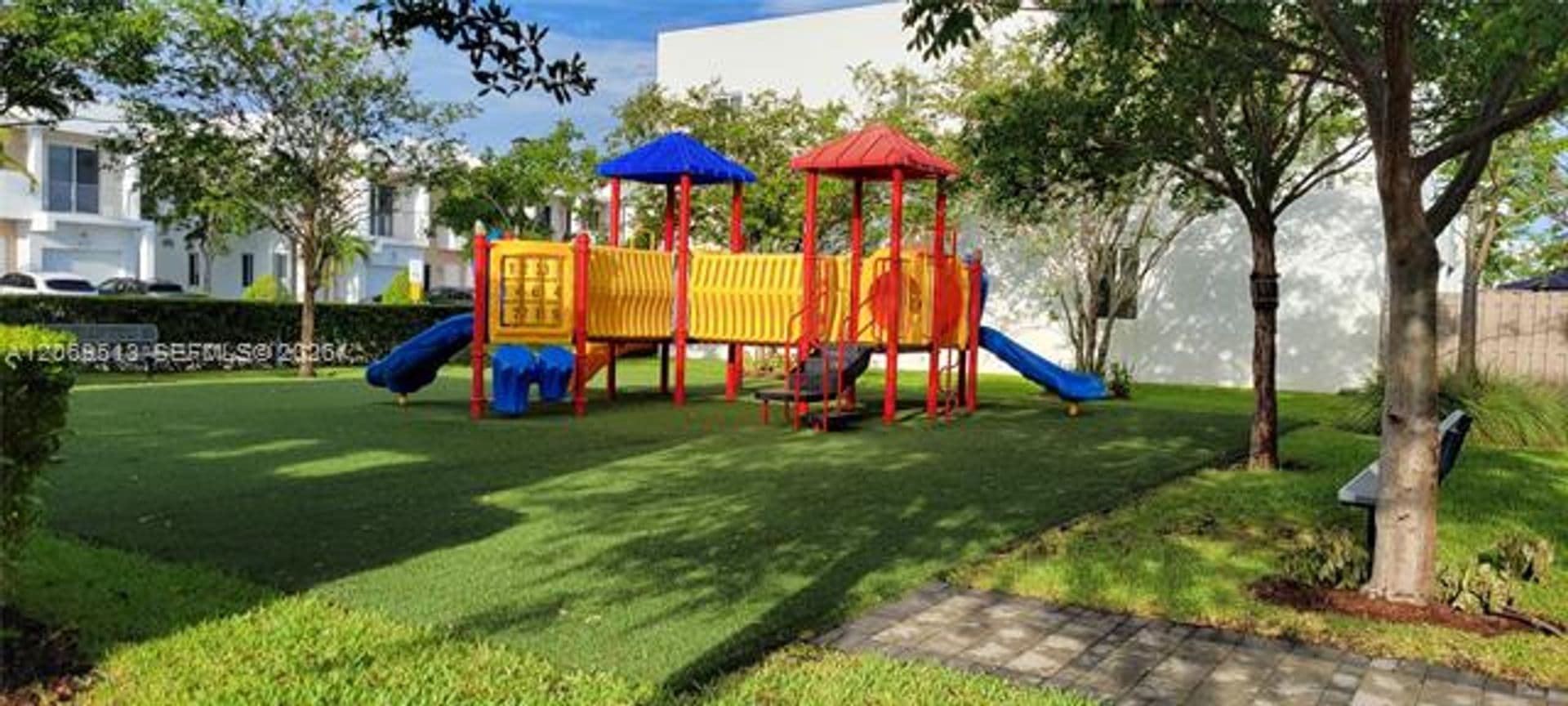 Doral Townhome: 10219 NW 72nd Ter th 10219