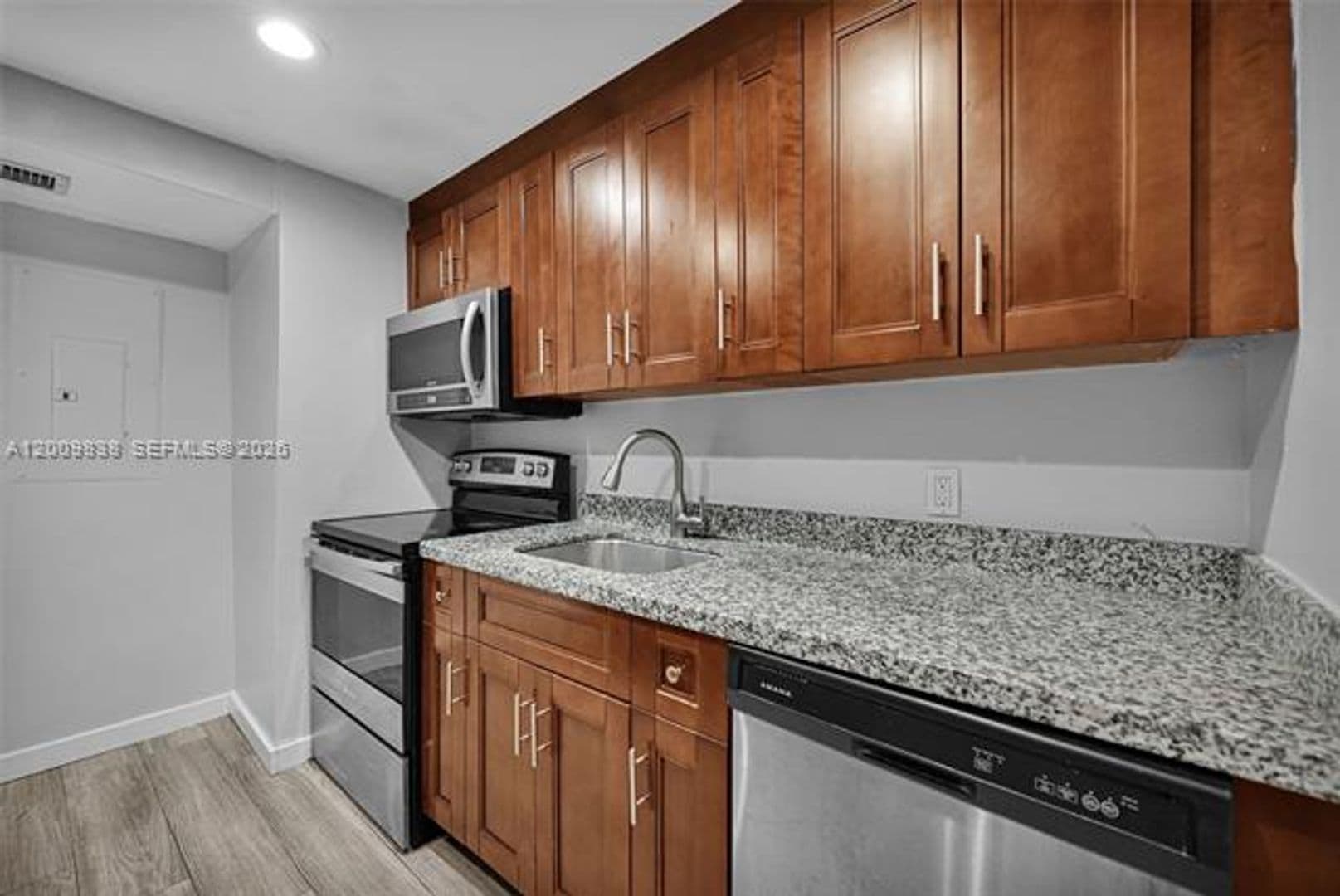 Miami House: 2225 SW 62nd Ct cu-2225