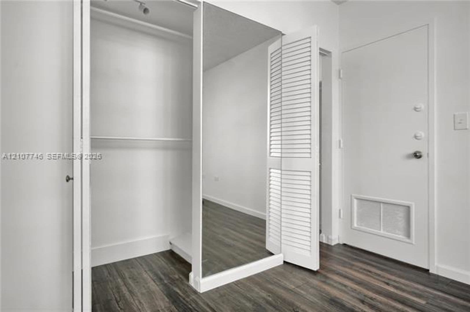 Miami Condo: 905 Brickell Bay Dr cu-1121