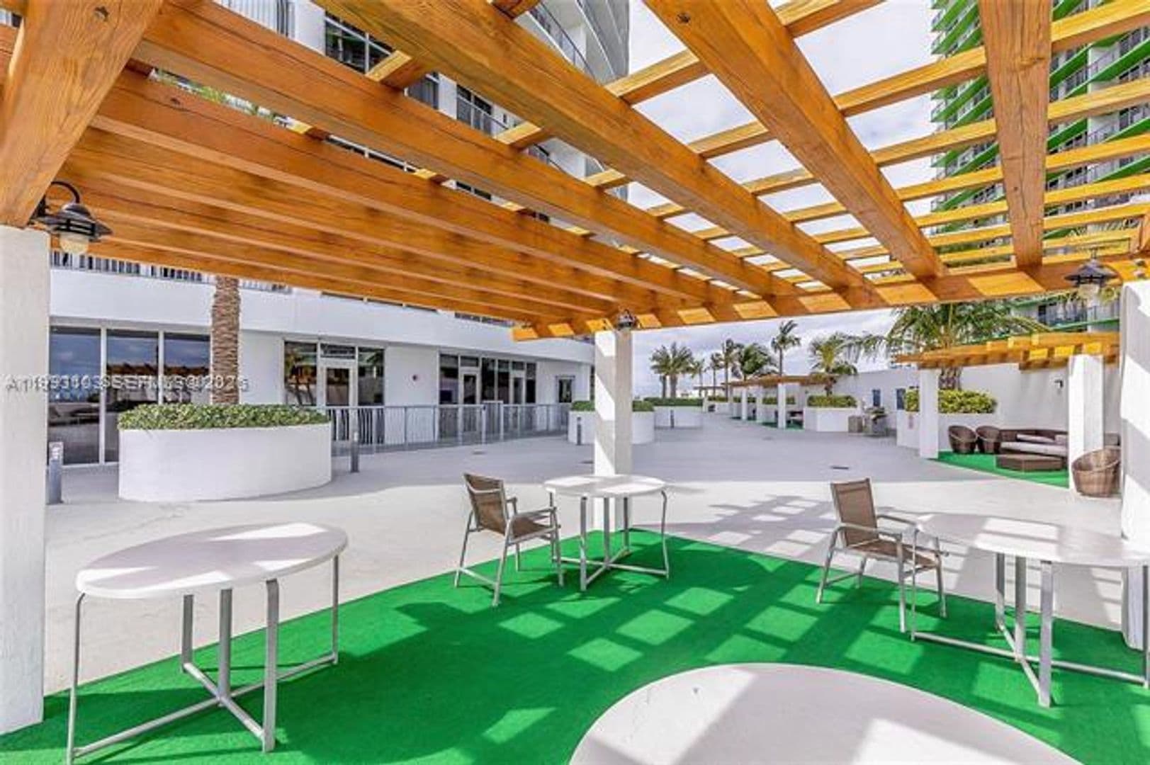 Miami Condo: 1750 N Bayshore Dr cu-2401