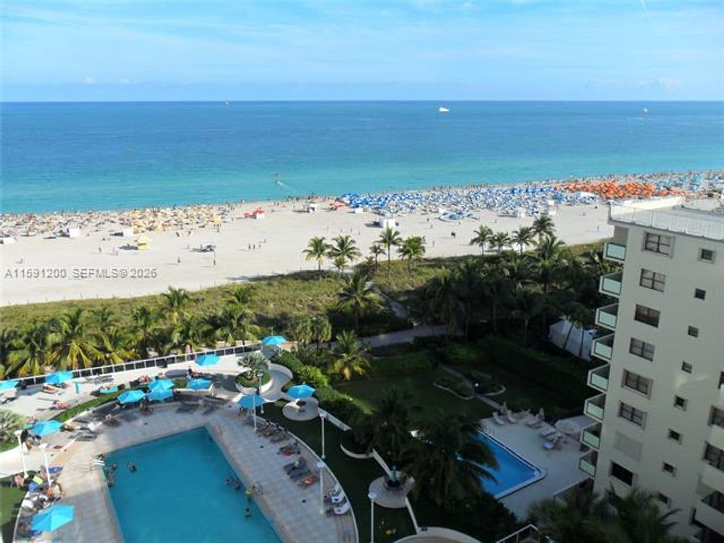 Miami Beach Condo: 100 Lincoln Rd cu-1434