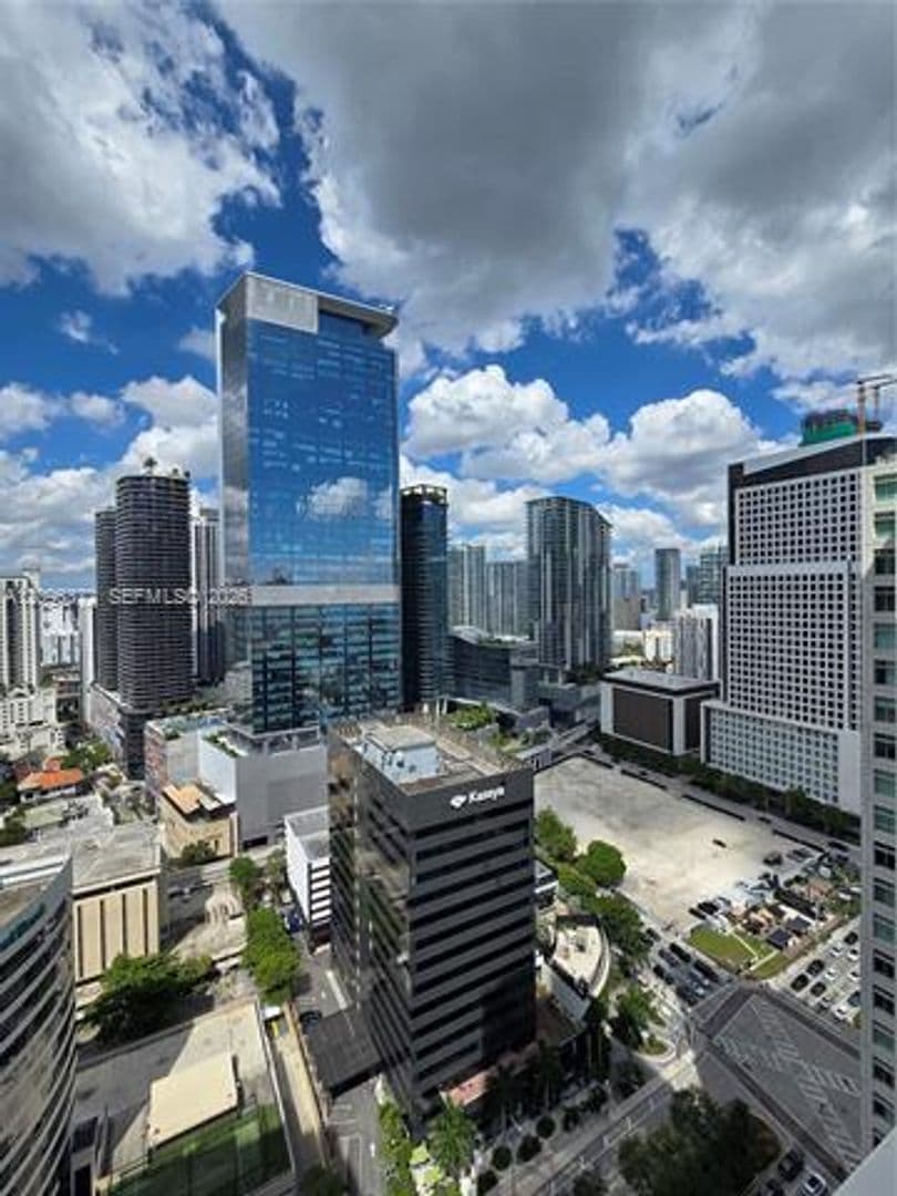 Miami Condo: 950 Brickell Bay Dr cu-3300