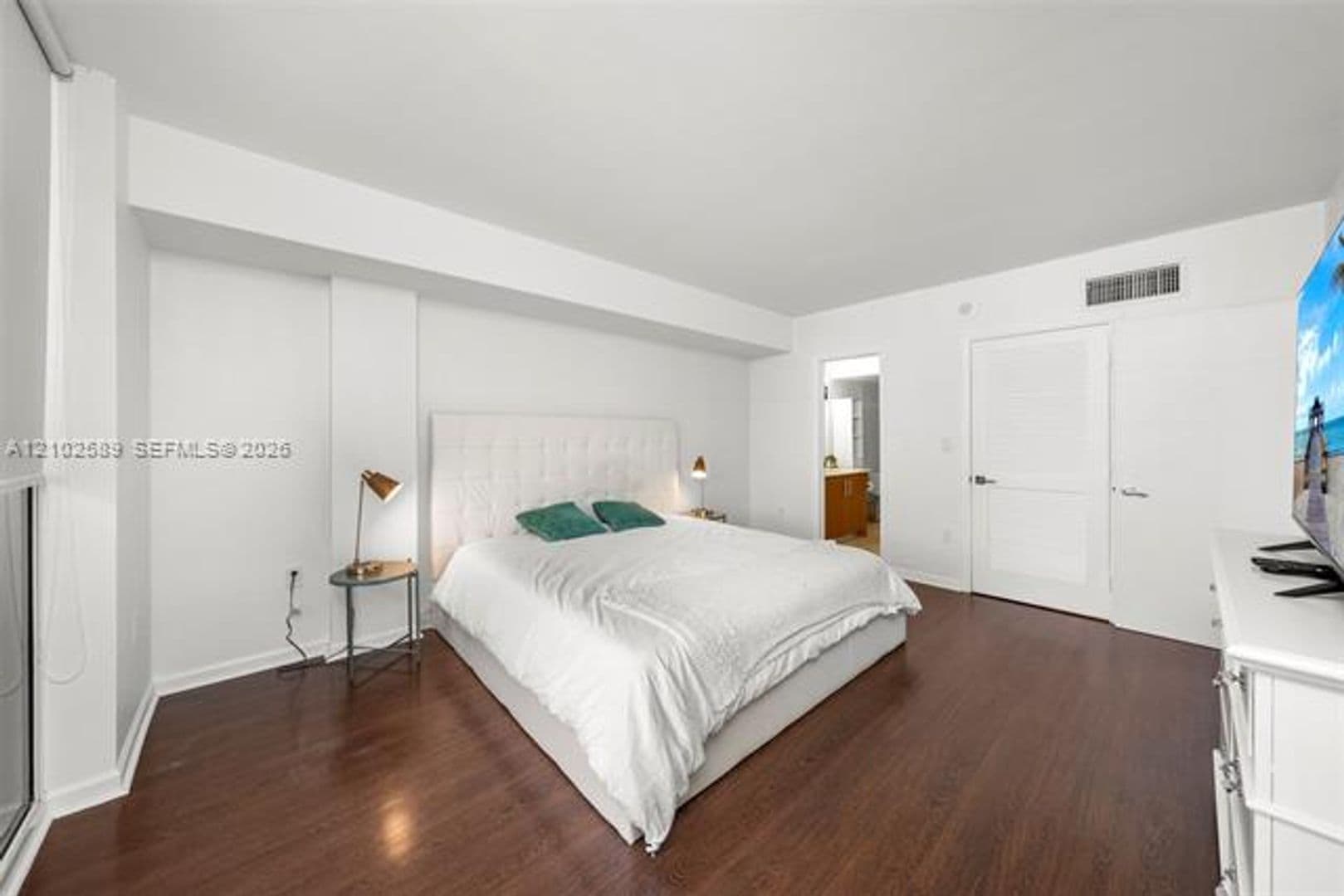 Bal Harbour Condo: 10275 Collins Ave cu-327