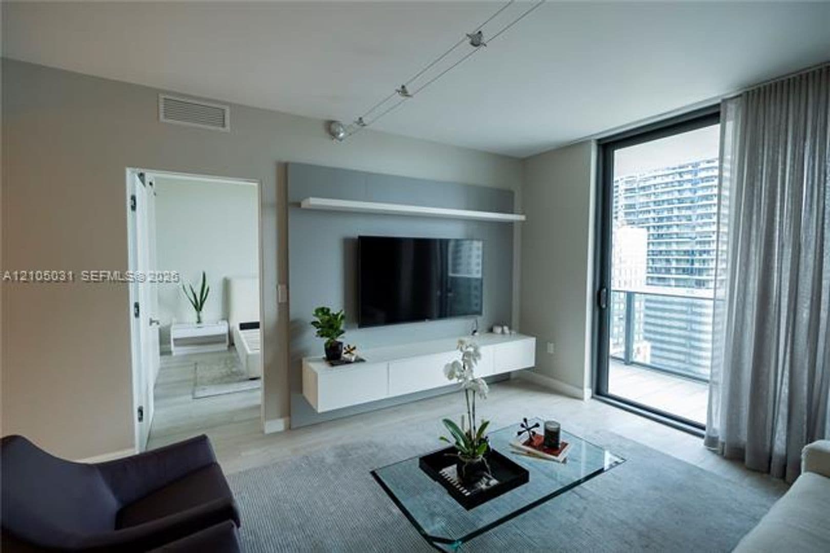 Miami Condo: 45 SW 9th St cu-1705