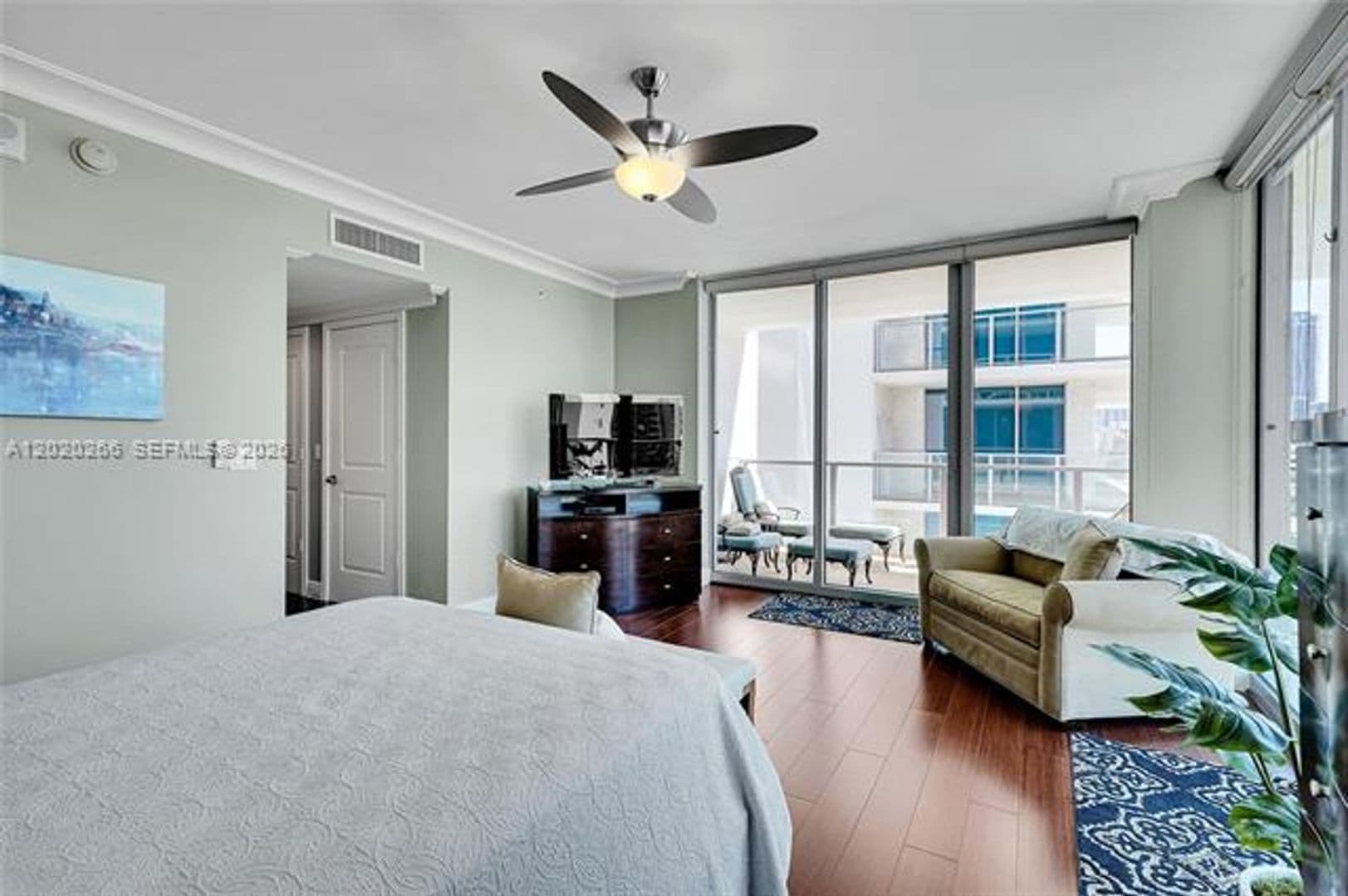 Hollywood Condo: 3101 S Ocean Dr cu-701