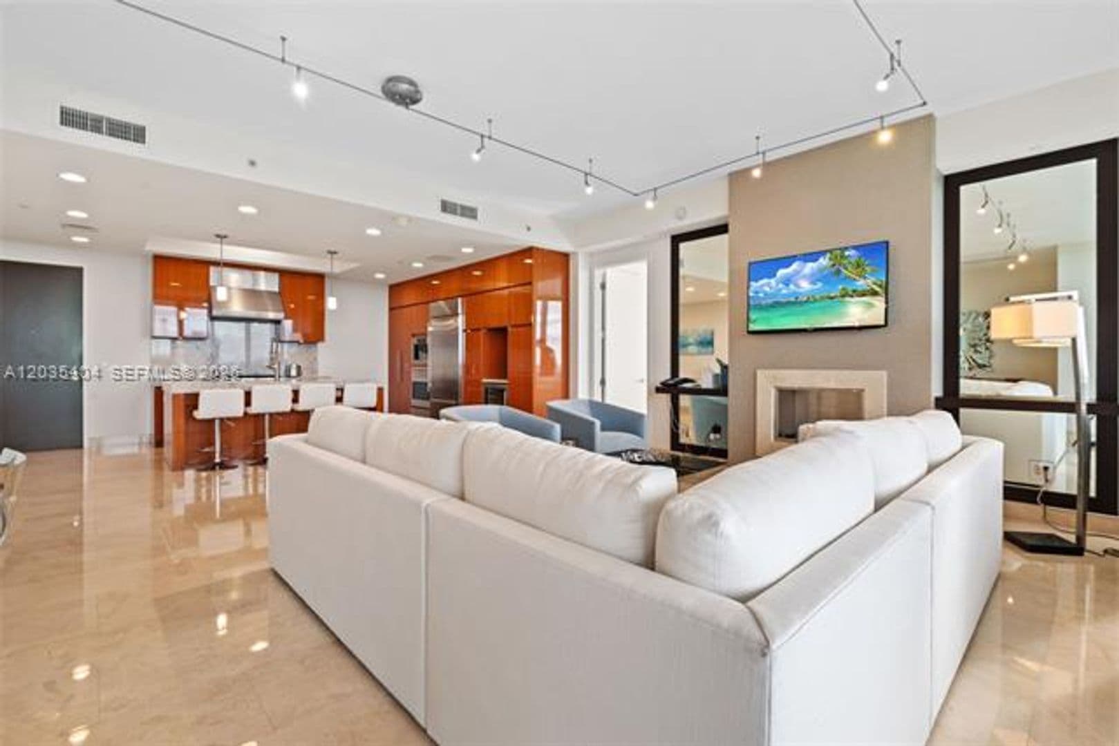 Bal Harbour Condo: 9705 Collins Ave cu-605N
