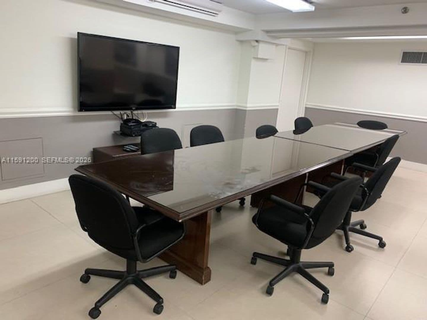Miami Beach Condo: 100 Lincoln Rd cu-1434