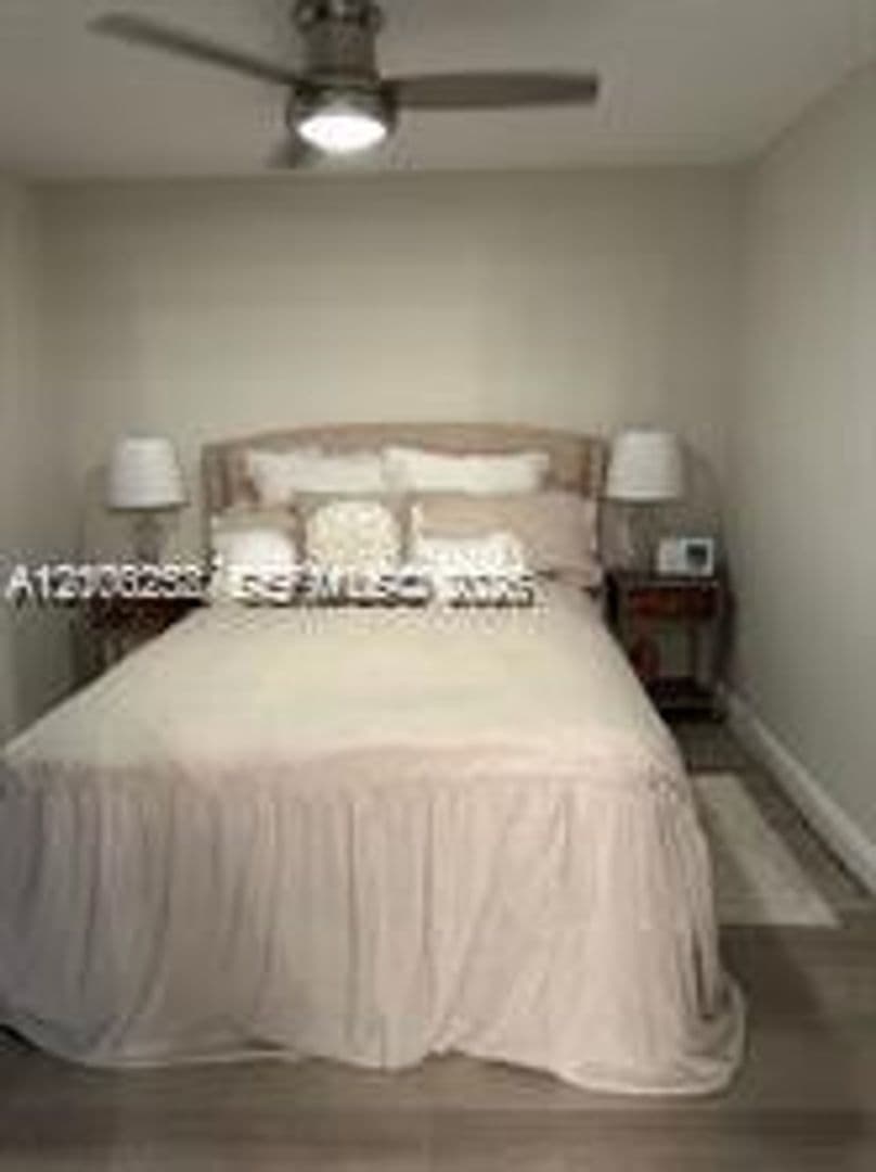 Hollywood Condo: 2201 S Ocean Dr cu-1507