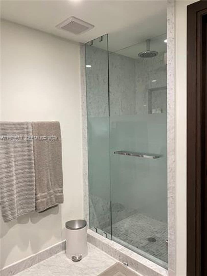 Miami Condo: 1000 Brickell Plaza cu-3807