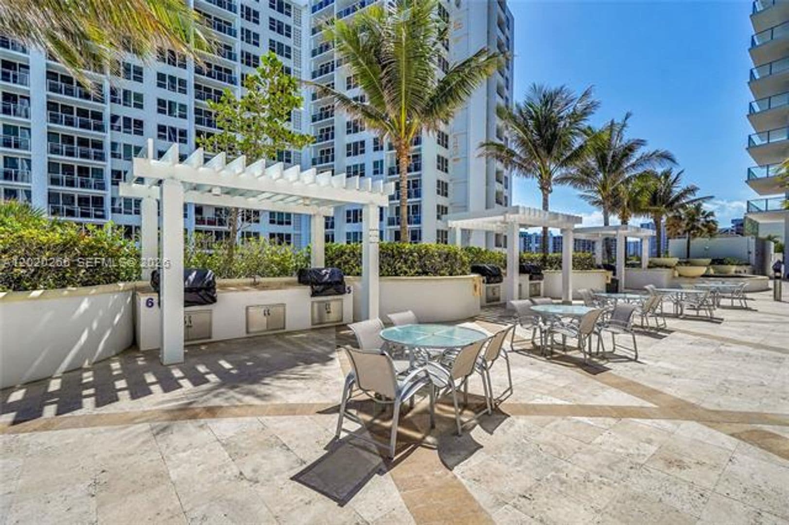 Hollywood Condo: 3101 S Ocean Dr cu-701