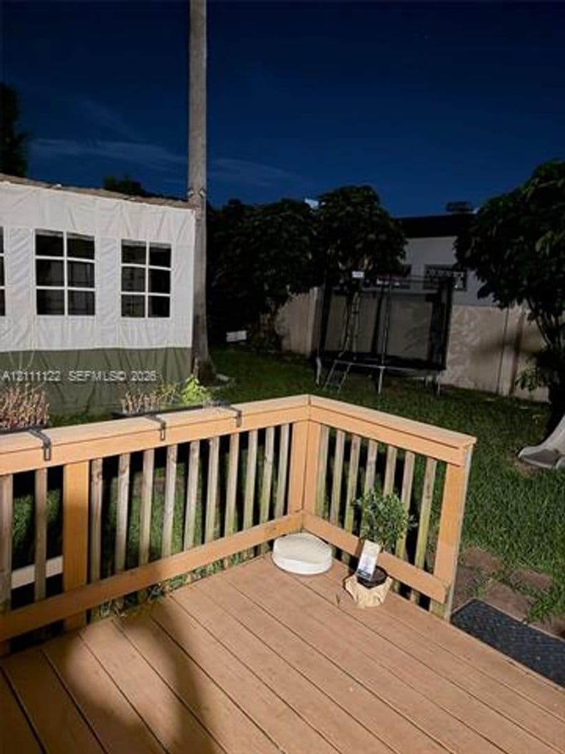 Hollywood Townhome: 5020 Sheridan St th 2