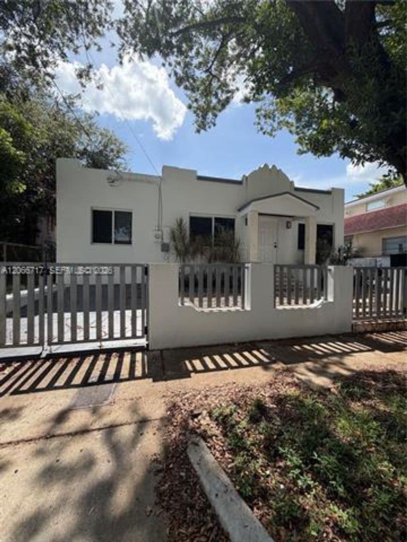 Miami House: 328 SW 15th Ave # 328