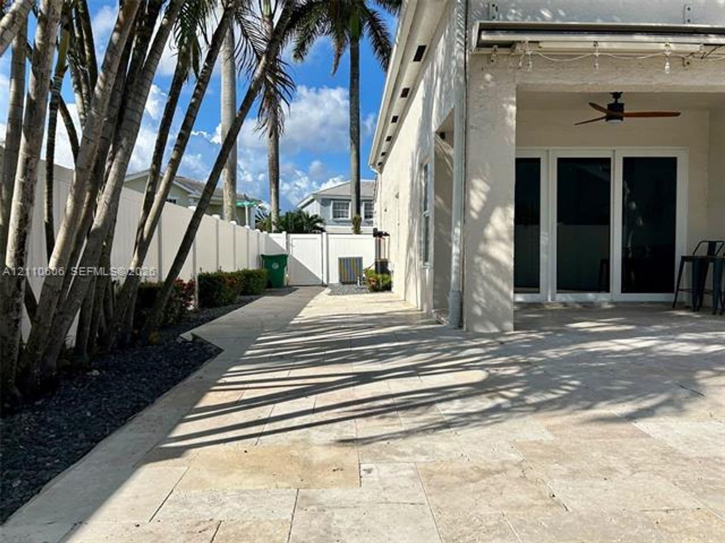 Davie House: 14200 Oak Ridge Dr # 14200