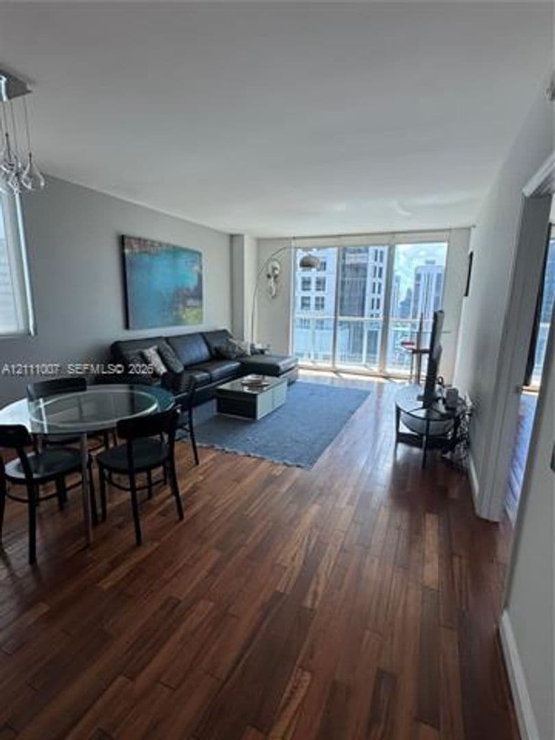 MIAMI Condo: 55 SE 6th St cu-3910
