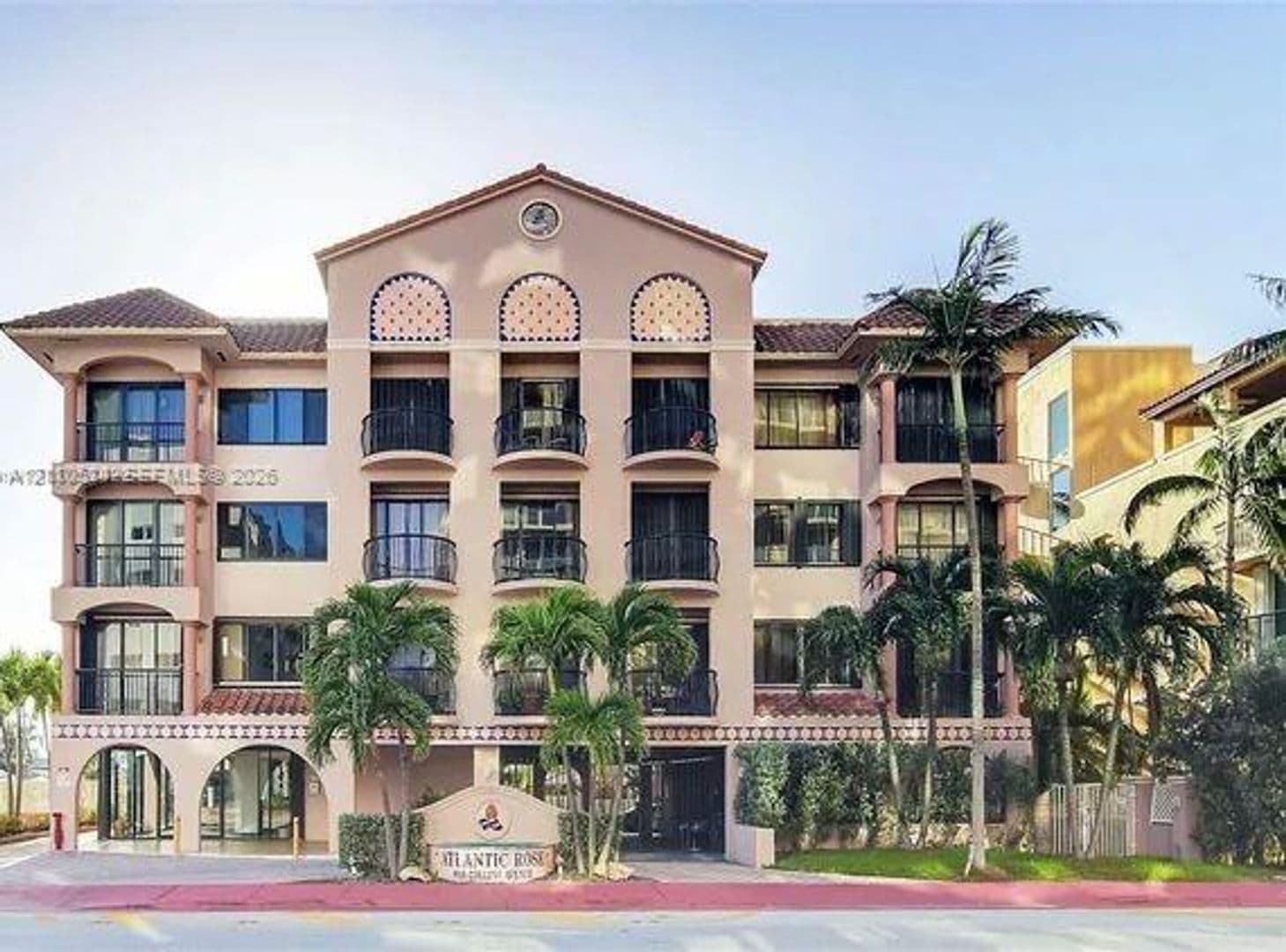 Surfside Condo: 8816 Collins Ave cu-304