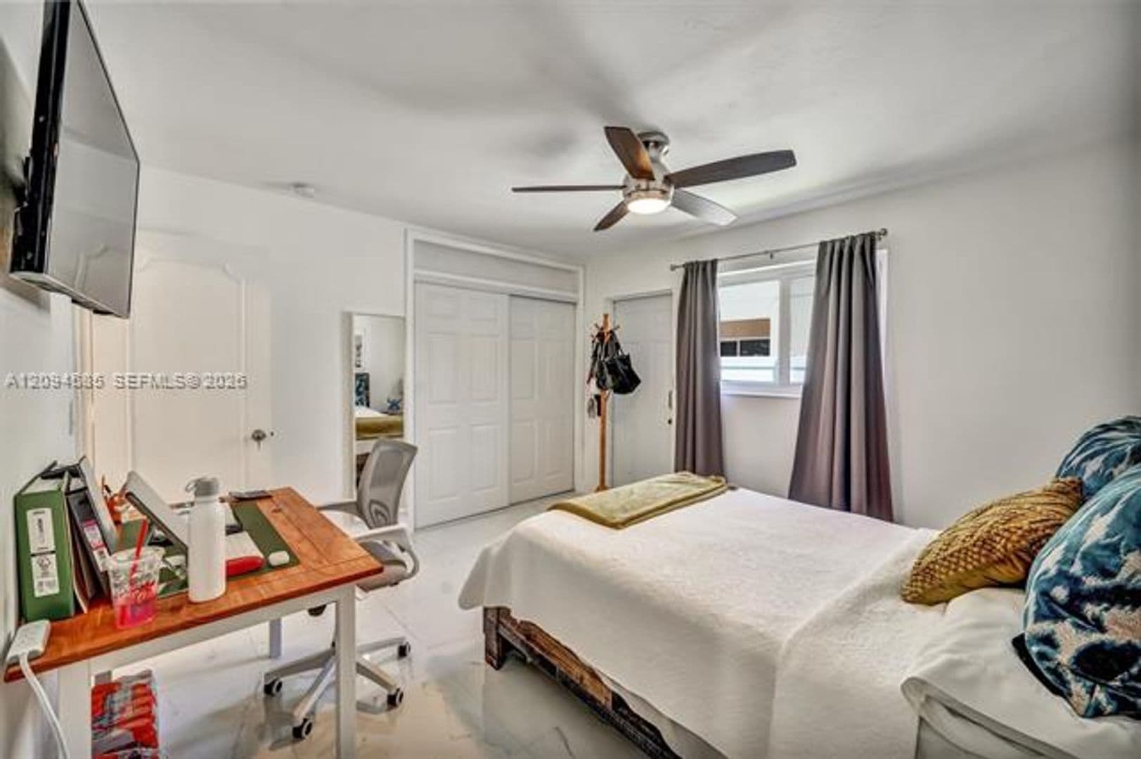 Hallandale Beach House: 814 NE 4th St # 0
