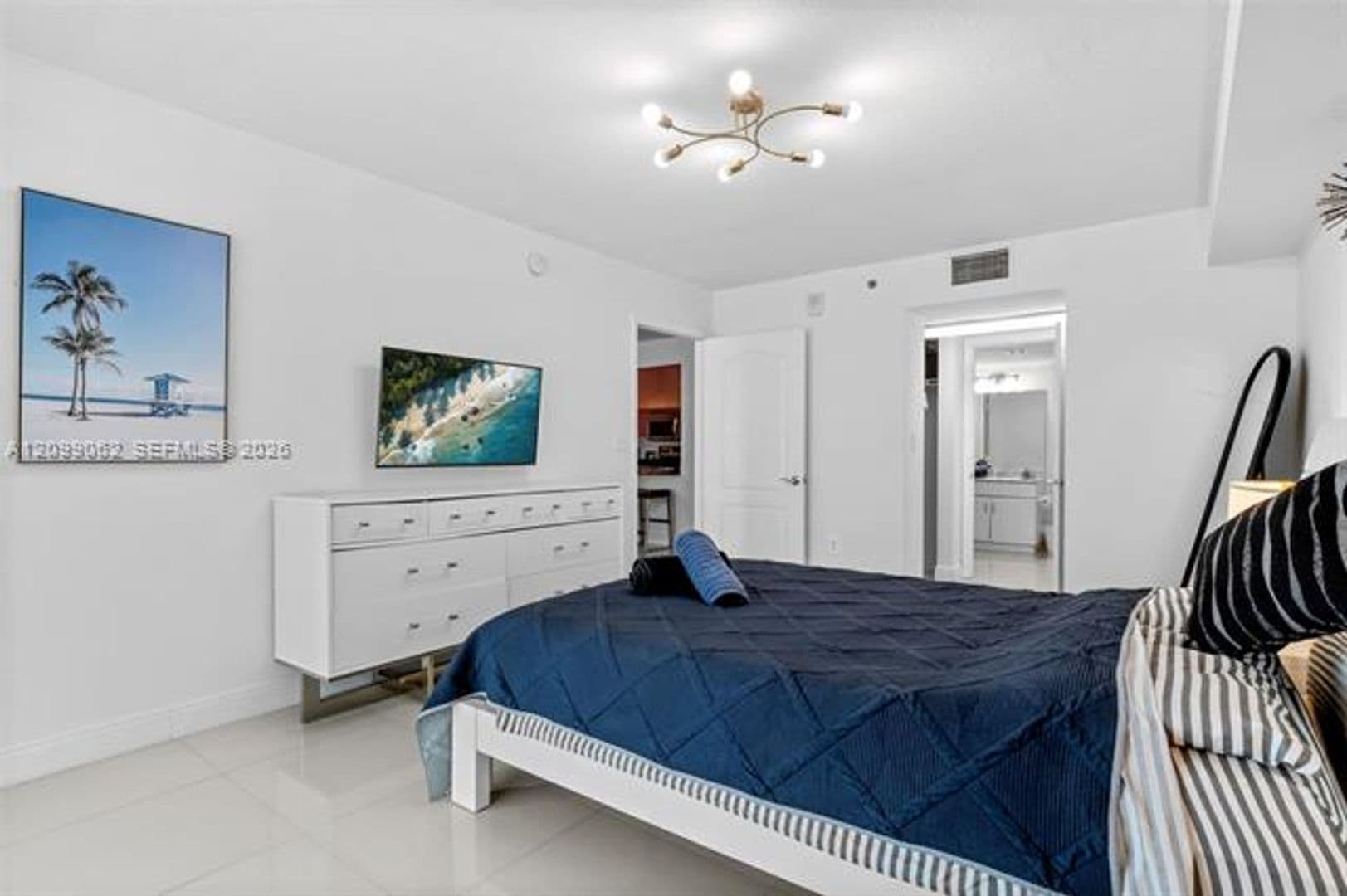 Miami Condo: 1200 Brickell Bay Dr cu-3908