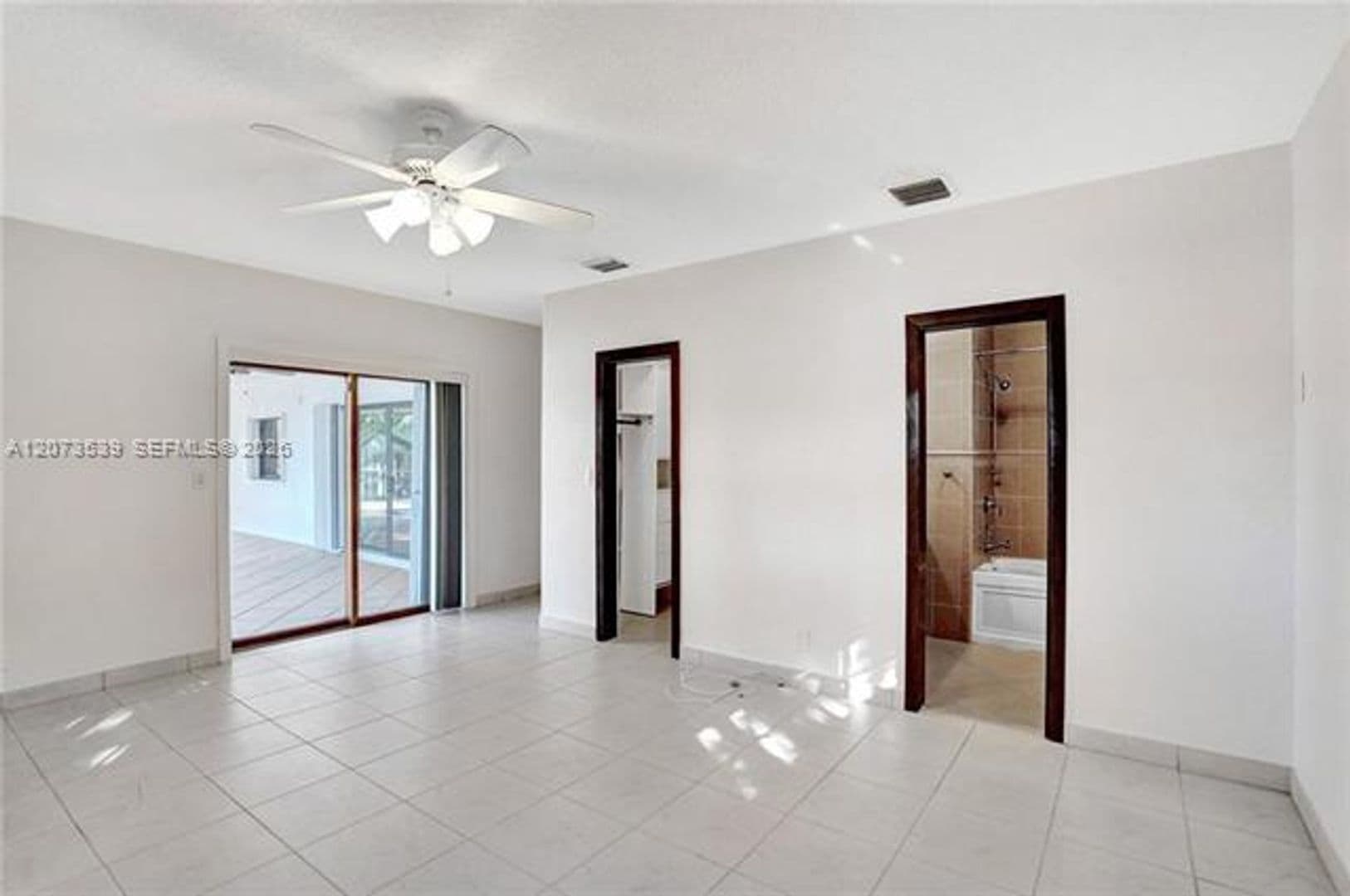 Hallandale Beach House: 612 Hibiscus Dr # 612