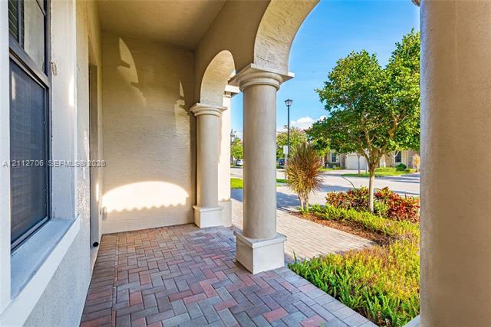 Miami House: 804 NE 191st St # 804