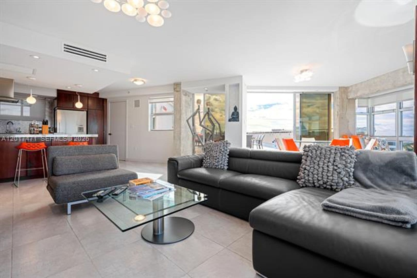 Miami Beach Condo: 1881 Washington Ave cu-PHG
