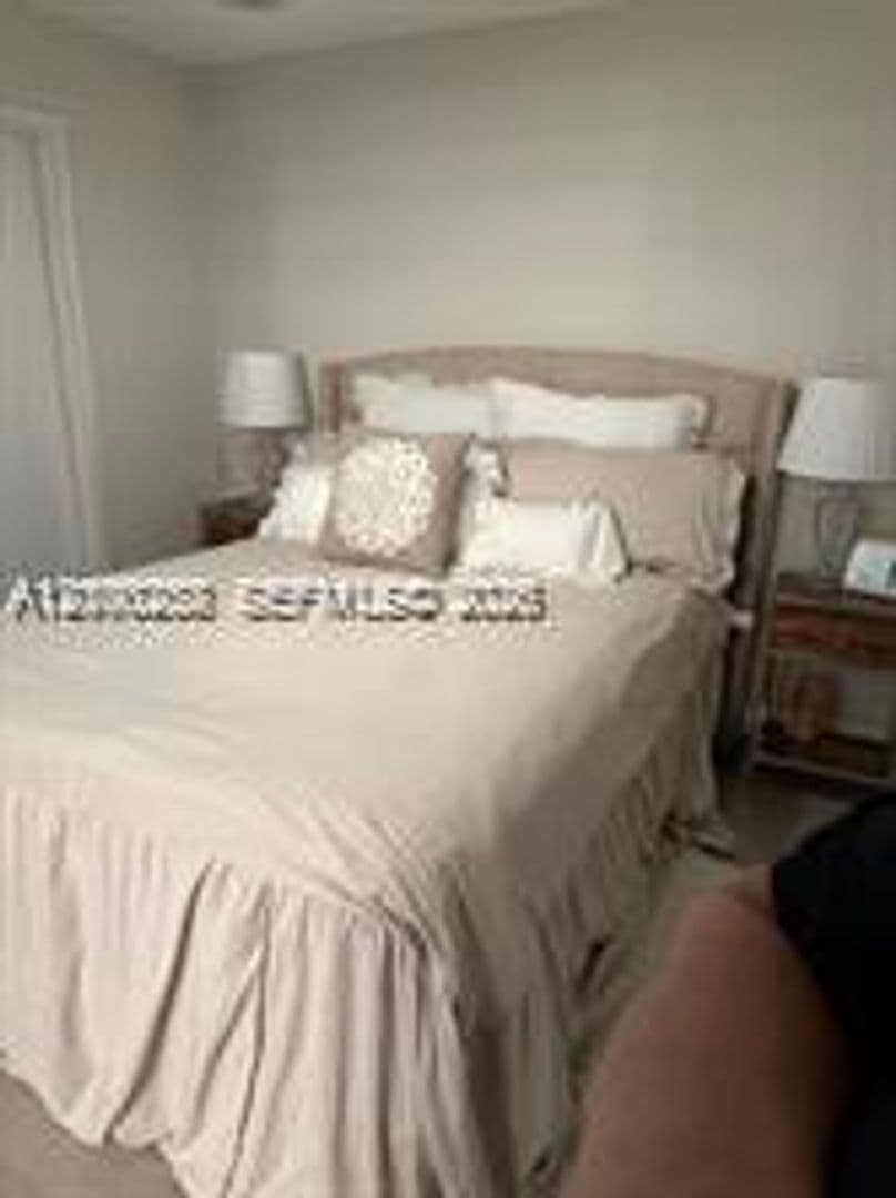 Hollywood Condo: 2201 S Ocean Dr cu-1507