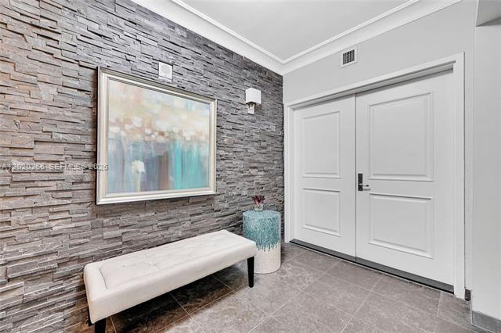 Hollywood Condo: 3101 S Ocean Dr cu-701