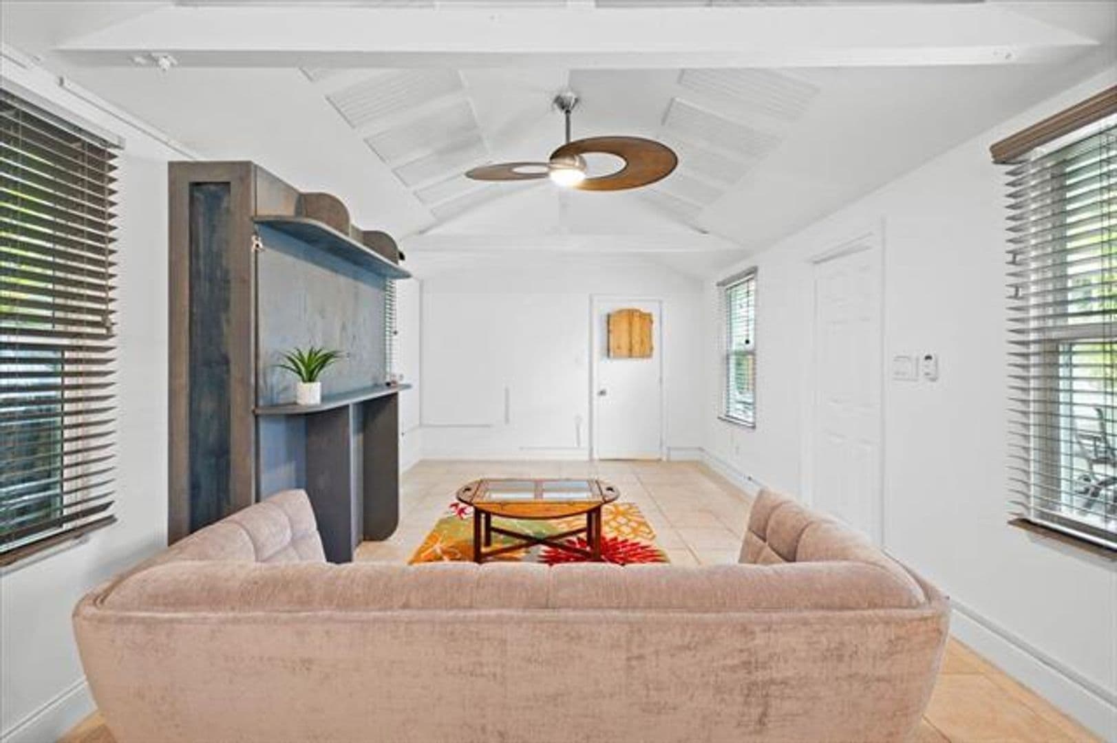 Fort Lauderdale House: 305 NE 14th Ave # 305