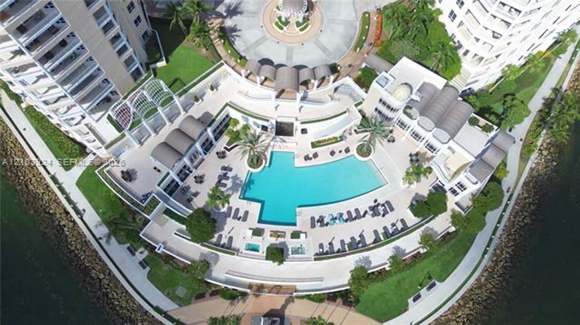 Miami Condo: 848 Brickell Key Dr cu-306
