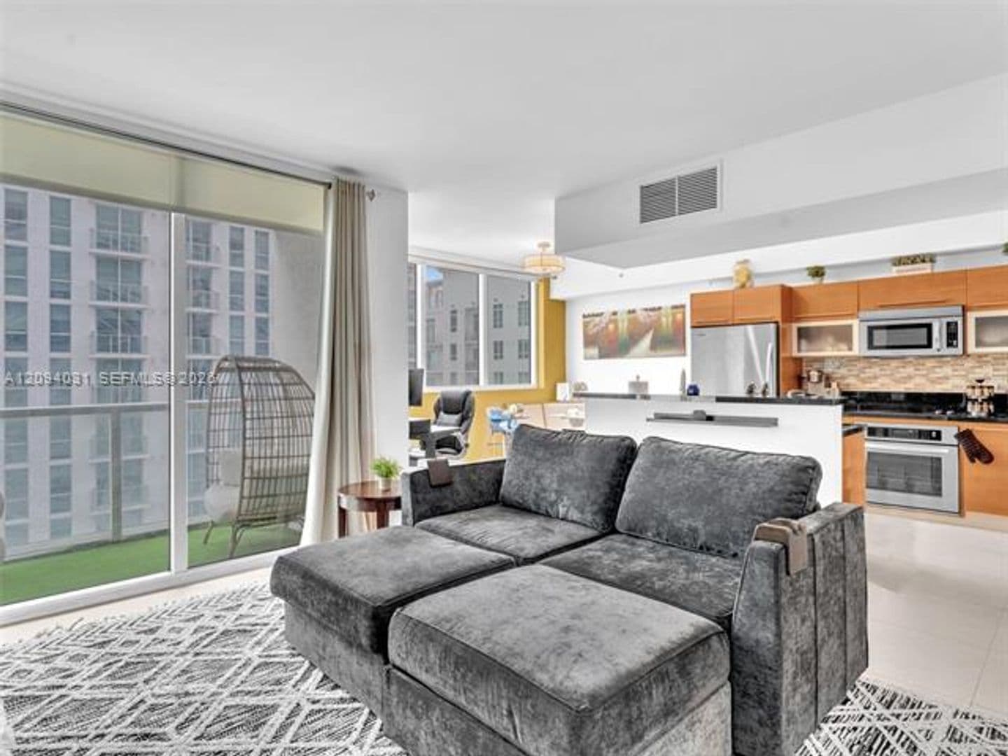 Miami Condo: 253 NE 2nd St cu-2208