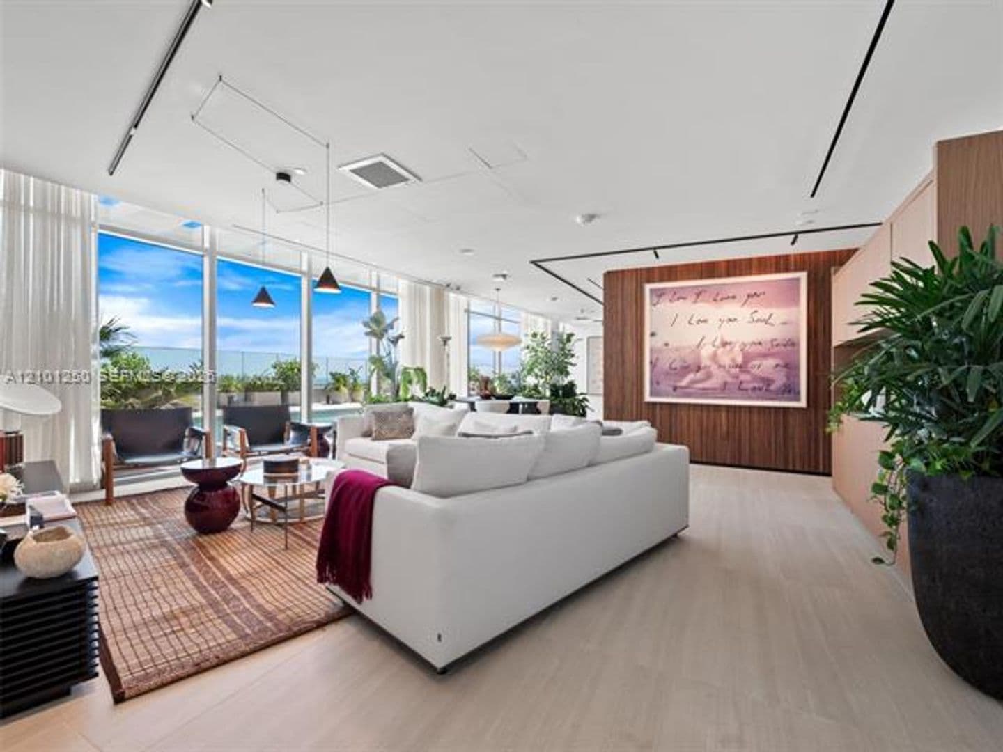 Miami Condo: 1400 Biscayne Blvd cu-701