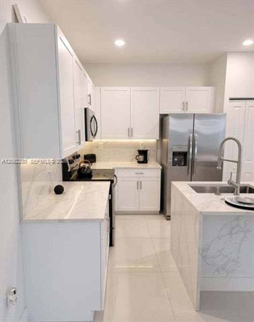 Miami Gardens Townhome: 796 NE 208th Lane th 796