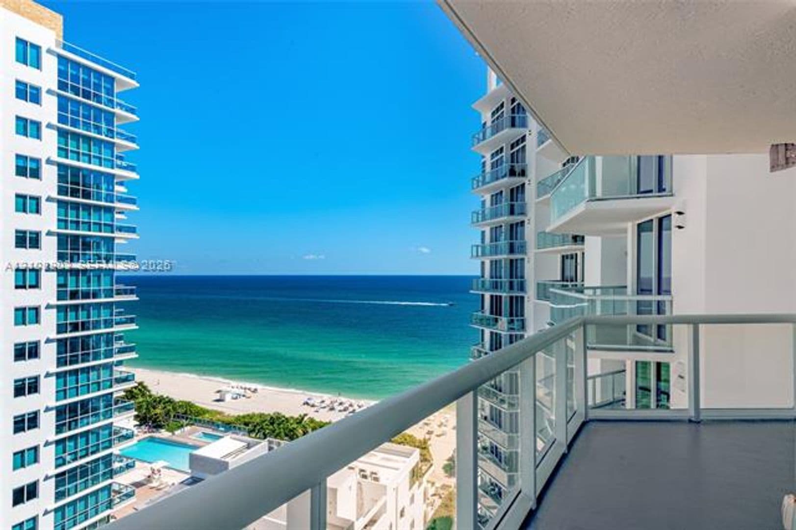 Miami Beach Condo: 6515 Collins Ave cu-1509