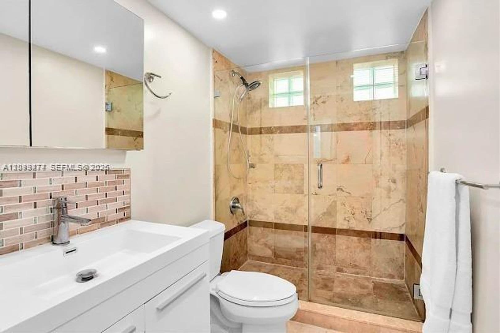 Miami Beach Condo: 7800 Collins Ave cu-204