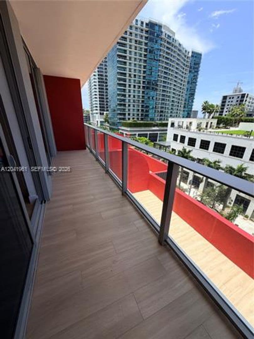Miami Condo: 90 NE 32nd St cu-702