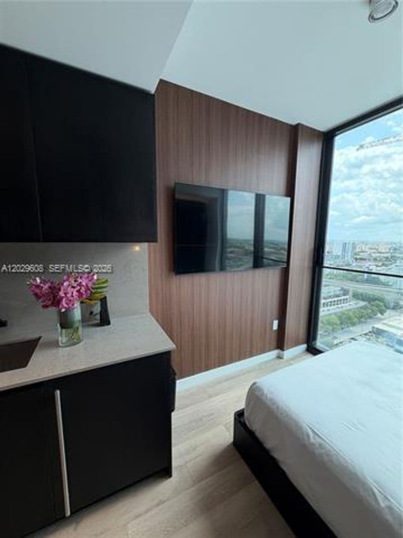 Miami Condo: 20 NE 11th St cu-3306B