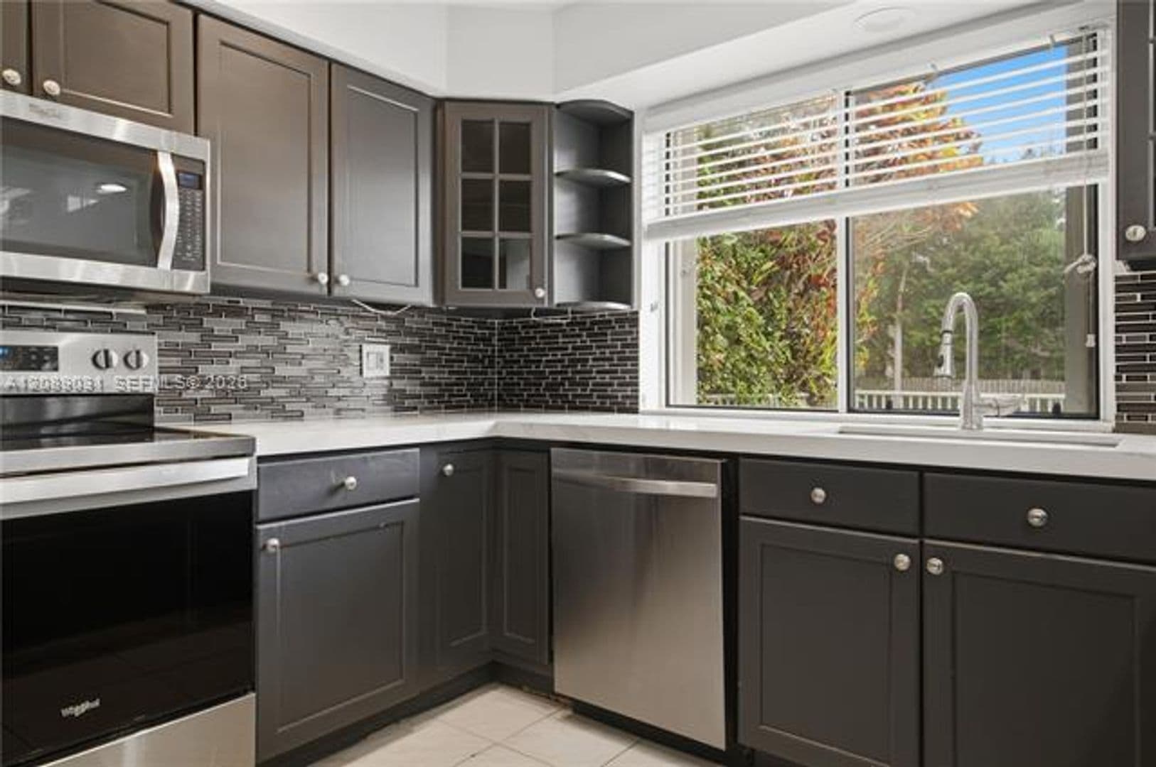 Plantation House: 10000 NW 4th St # 10000