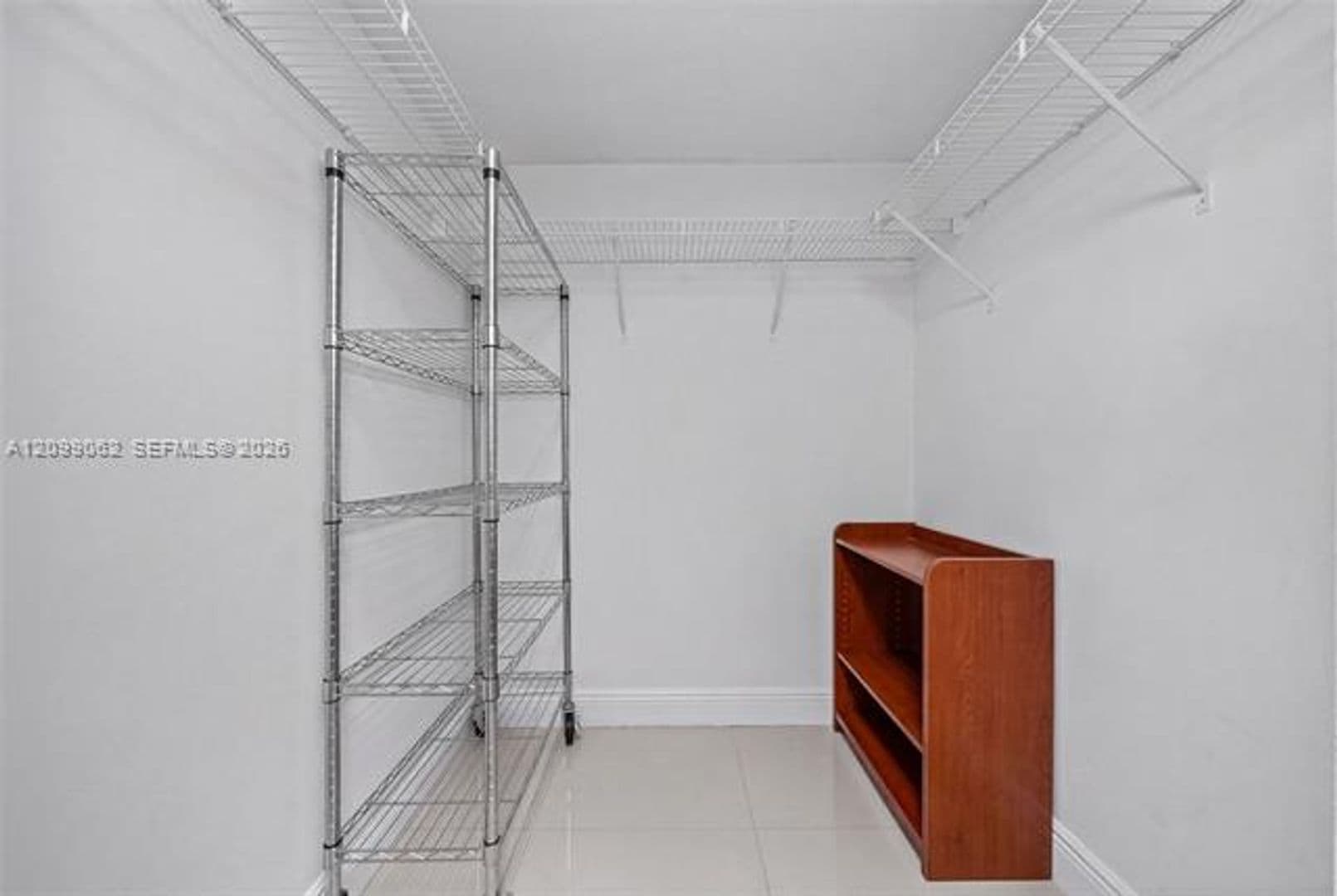 Miami Condo: 1200 Brickell Bay Dr cu-3908
